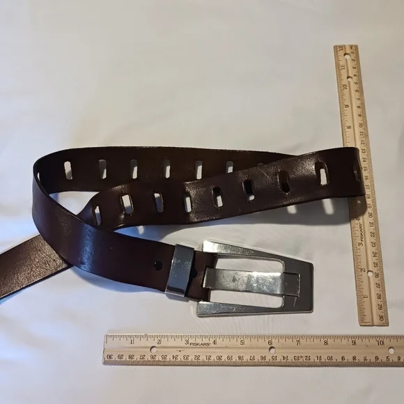 Gorgeous Leather Belt - Picture 3 of 7